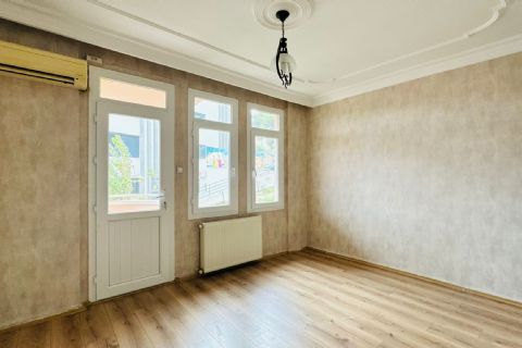 KARİZMA'DAN SİTE İÇERİSİNDE HAVUZLU GENİŞ TERASLI TRİPLEKS VİLLA