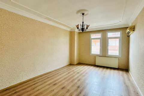 KARİZMA'DAN SİTE İÇERİSİNDE HAVUZLU GENİŞ TERASLI TRİPLEKS VİLLA