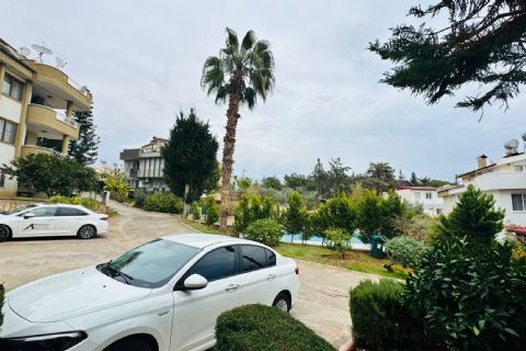 KARİZMA'DAN SİTE İÇERİSİNDE HAVUZLU GENİŞ TERASLI TRİPLEKS VİLLA