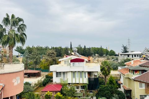 KARİZMA'DAN SİTE İÇERİSİNDE HAVUZLU GENİŞ TERASLI TRİPLEKS VİLLA
