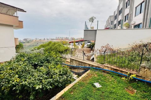 KARİZMA'DAN SİTE İÇERİSİNDE HAVUZLU GENİŞ TERASLI TRİPLEKS VİLLA