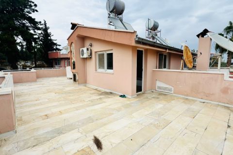 KARİZMA'DAN SİTE İÇERİSİNDE HAVUZLU GENİŞ TERASLI TRİPLEKS VİLLA