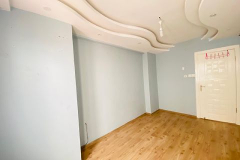 KARİZMA'DAN SİTE İÇERİSİNDE HAVUZLU GÜVENLİKLİ YAPILI 3+1