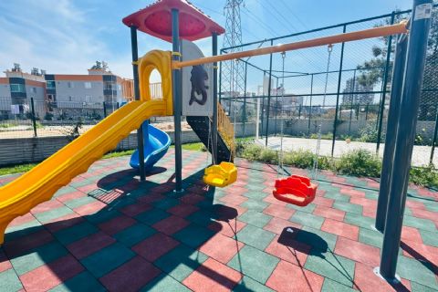 KARİZMA'DAN SİTE İÇERİSİNDE YERDEN ISITMALI HAVUZLU 2+1