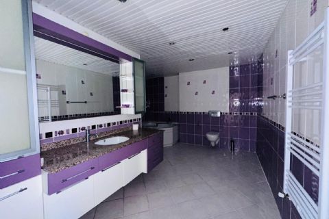 KARİZMA'DAN SİTE İÇİ DENİZ MANZARALI GENİŞ OTURUM HAVUZLU 4+1