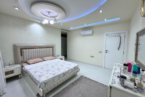 KARİZMA'DAN SİTE İÇİ HAVUZLU KONUM HARİKASI 4+1