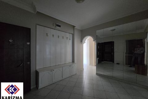 KARİZMA'DAN SOLİ SİTESİNDE ARA KAT EŞYALI GENİŞ BAĞIMSIZ 3+1