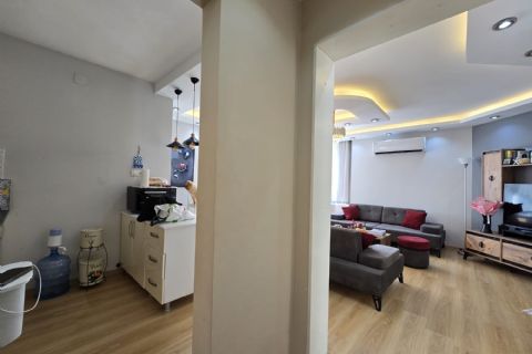 KARİZMA'DAN SOLİ SİTESİN'DE DÜŞÜK KAT BALKONLU YAPILI EŞYALI 2+1