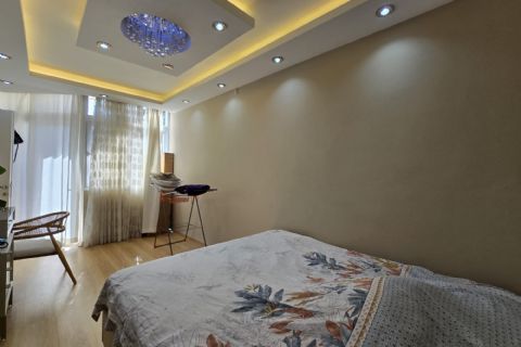 KARİZMA'DAN SOLİ SİTESİN'DE DÜŞÜK KAT BALKONLU YAPILI EŞYALI 2+1