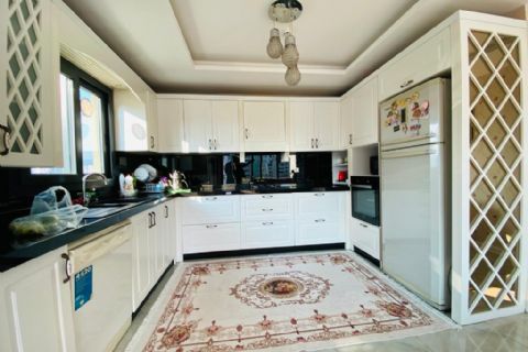 KARİZMADAN TEK BLOKLU HAVUZLU GENİŞ OTURUMLU KAÇIRILMAYACAK FIRSAT 4+1