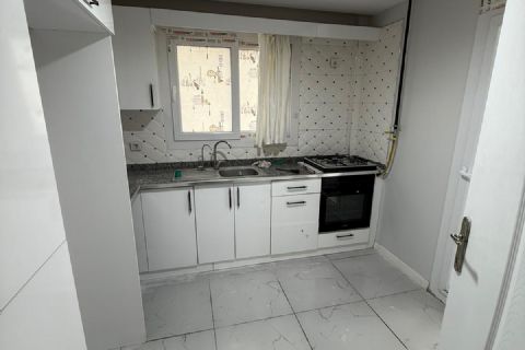 KARİZMA'DAN ULAŞIM KOLAYLIĞI OLAN TEMİZ VE  İÇİ YAPILI 2+1