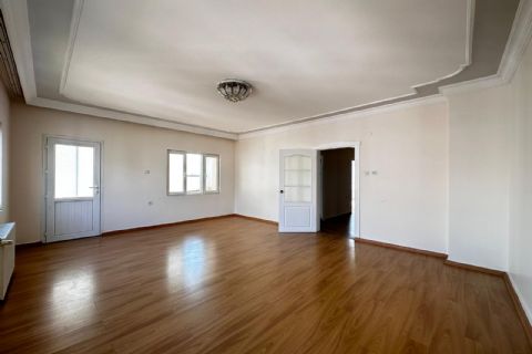 KARİZMA'DAN ÜNİVERSİTE CADDESİNDE DENİZ MANZARALI FERAH 3+1