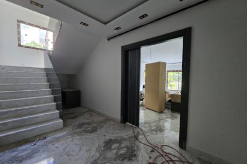 KARİZMA'DAN VİRANŞEHİR'DE DENİZE YAKIN BAĞIMSIZ DUBLEKS VİLLA 