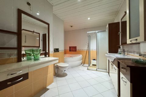 KARİZMA'DAN YENİ MH DE GENİŞ HAVUZLU 4+1