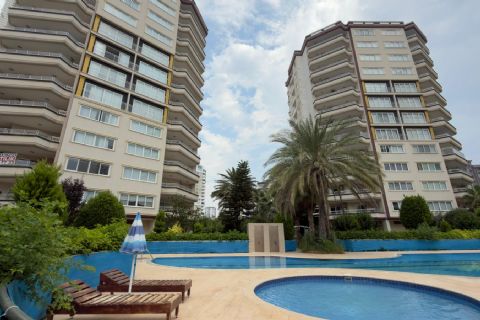 KARİZMA'DAN YENİŞEHİR'İN KALBİN'DE GENİŞ HAVUZLU 4+1 DAİRE