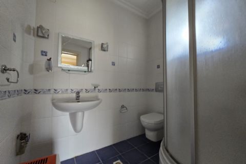 Kuyuluk'ta 2.500m² İmarlı Arsa İçinde Lüks Tripleks Villa