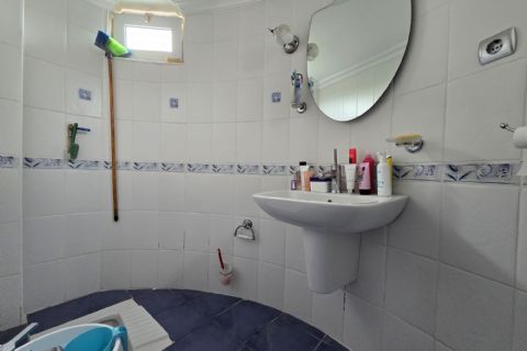 Kuyuluk'ta 2.500m² İmarlı Arsa İçinde Lüks Tripleks Villa