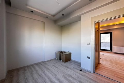 KUYULUK'TA 2.ÇEVREYOLU ÜZERİ YENİ TEK BLOKTA GENİŞ 1+1 DAİRE