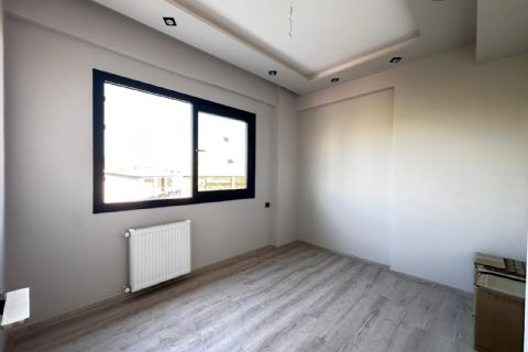 KUYULUK'TA 2.ÇEVREYOLU ÜZERİ YENİ TEK BLOKTA GENİŞ 1+1 DAİRE