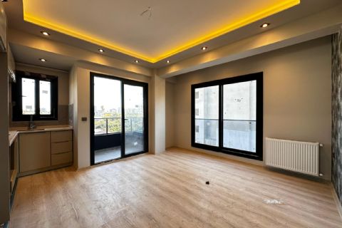 KUYULUK'TA 2.ÇEVREYOLU ÜZERİ YENİ TEK BLOKTA GENİŞ 1+1 DAİRE