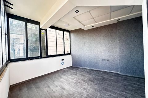 MAHMUDİYE'DE ADLİYE CEPHELİ FULL YAPILI İŞ MERKEZİNDE OFİS