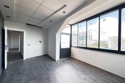 MAHMUDİYE'DE ADLİYE CEPHELİ FULL YAPILI İŞ MERKEZİNDE OFİS