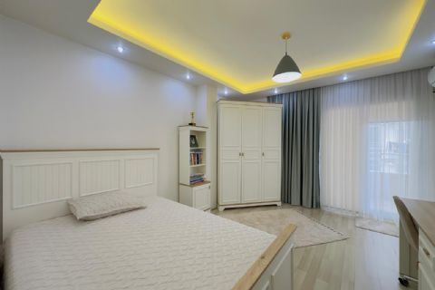 MENDERES MH DE TEK BLOK FULL JENERATÖR HAVUZLU CEPHE AÇIK 4+1