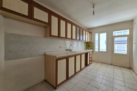 MERKEZ MH DE SİTE İÇERİSİNDE ALIŞVERİŞ MERKEZİNE YAKIN GENİŞ 3+1 ARAKAT