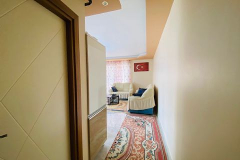MERKEZİ KONUMDA GENİŞ EŞYALI 1+1
