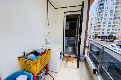 MERKEZİ KONUMDA GENİŞ EŞYALI 1+1