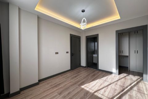 METROYA KOMŞU 1370 M2 ARSA ÜZERİ MODERN SIFIR 2+1