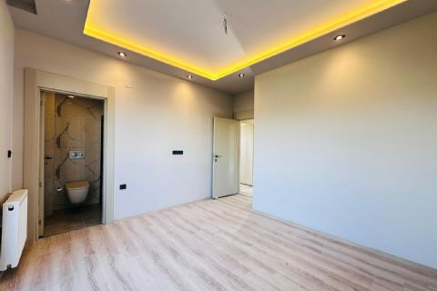 MEZİTLİ KUYULUK'TA 3 CEPHELİ DOĞALGAZLI MODERN 2+1