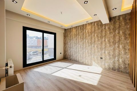 MEZİTLİ KUYULUK'TA 3 CEPHELİ DOĞALGAZLI MODERN 2+1