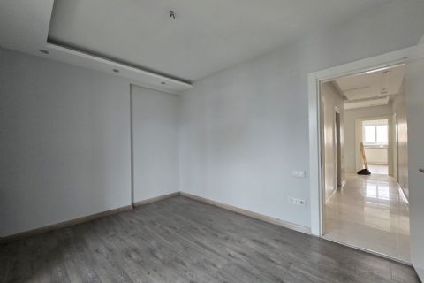 SAYAPARK CİVARI İKİ BLOKLU SİTEDE HAVUZLU GÜZEL KONUMLU 4+1