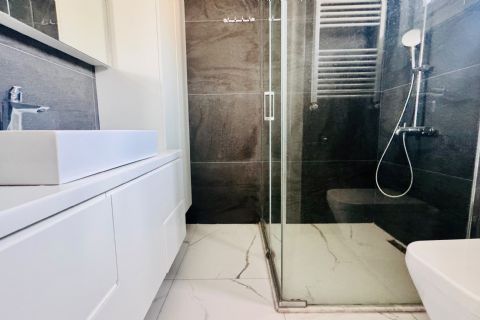 SAYAPARK CİVARI İKİ BLOKLU SİTEDE HAVUZLU GÜZEL KONUMLU 4+1