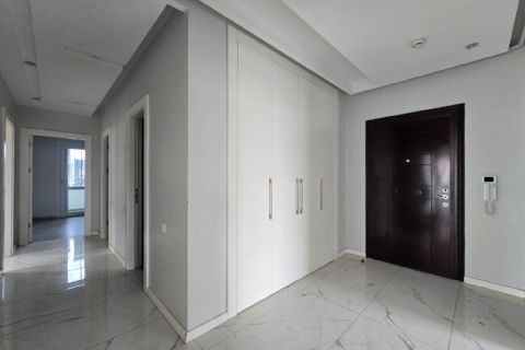 SAYAPARK CİVARI İKİ BLOKLU SİTEDE HAVUZLU GÜZEL KONUMLU 4+1