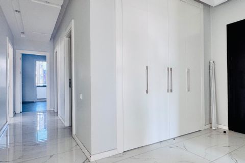 SAYAPARK CİVARI İKİ BLOKLU SİTEDE HAVUZLU GÜZEL KONUMLU 4+1