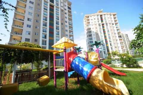 SAYAPARK CİVARI İKİ BLOKLU SİTEDE HAVUZLU GÜZEL KONUMLU 4+1