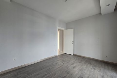 SAYAPARK CİVARI İKİ BLOKLU SİTEDE HAVUZLU GÜZEL KONUMLU 4+1