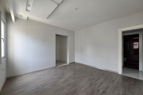 SAYAPARK CİVARI İKİ BLOKLU SİTEDE HAVUZLU GÜZEL KONUMLU 4+1