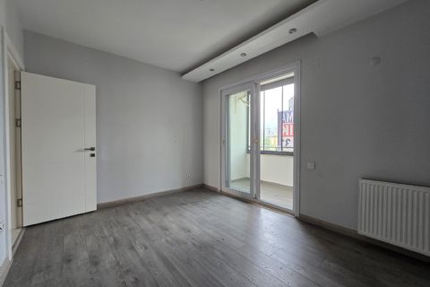 SAYAPARK CİVARI İKİ BLOKLU SİTEDE HAVUZLU GÜZEL KONUMLU 4+1