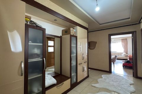 Viranşehir'de Deniz Manzaralı, Doğalgazlı 3+1 Satılık Daire