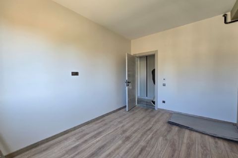 YENİŞEHİR 50.YIL'DA GÜLER İNŞAAT İMZALI YERDEN ISITMALI YATAY MİMARİ AİLEYE UYGUN TEK BLOK