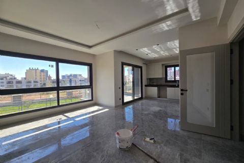 YENİŞEHİR 50.YIL'DA GÜLER İNŞAAT İMZALI YERDEN ISITMALI YATAY MİMARİ AİLEYE UYGUN TEK BLOK