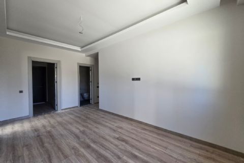 YENİŞEHİR 50.YIL'DA GÜLER İNŞAAT İMZALI YERDEN ISITMALI YATAY MİMARİ AİLEYE UYGUN TEK BLOK