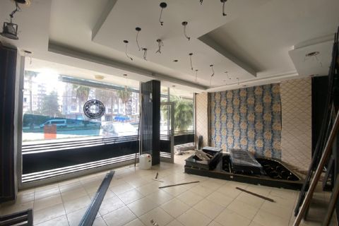 YENİŞEHİR AKKENT MH DE MERKEZİ KONUMDA  KULLANIŞLI İŞ YERİ