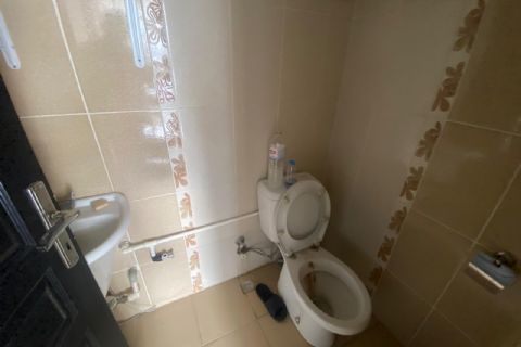 YENİŞEHİR AKKENT MH DE MERKEZİ KONUMDA  KULLANIŞLI İŞ YERİ