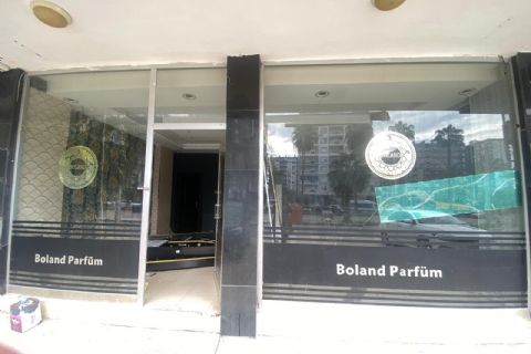 YENİŞEHİR AKKENT MH DE MERKEZİ KONUMDA  KULLANIŞLI İŞ YERİ