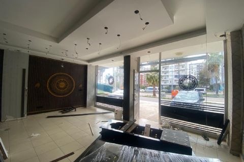 YENİŞEHİR AKKENT MH DE MERKEZİ KONUMDA  KULLANIŞLI İŞ YERİ