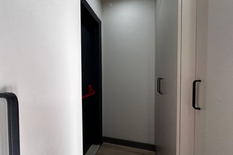 YENİŞEHİR'DE 50.YIL TEK BLOK YATAY MİMARİ MODERN  2+1